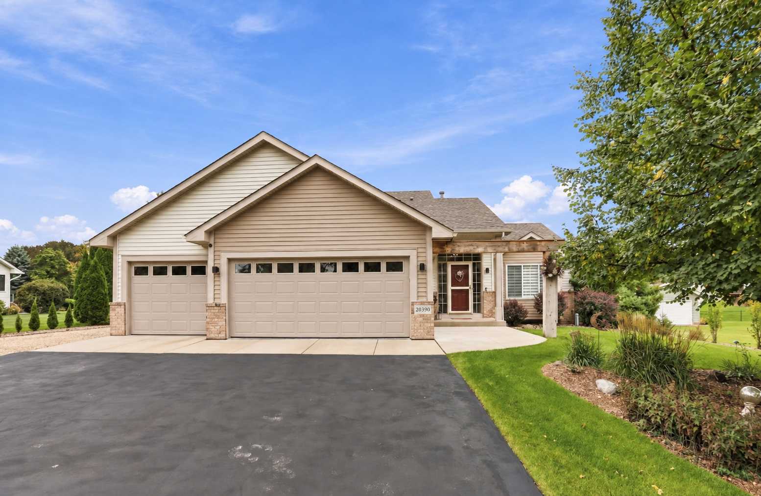 20390 Pintail CT, Rogers, MN 55374