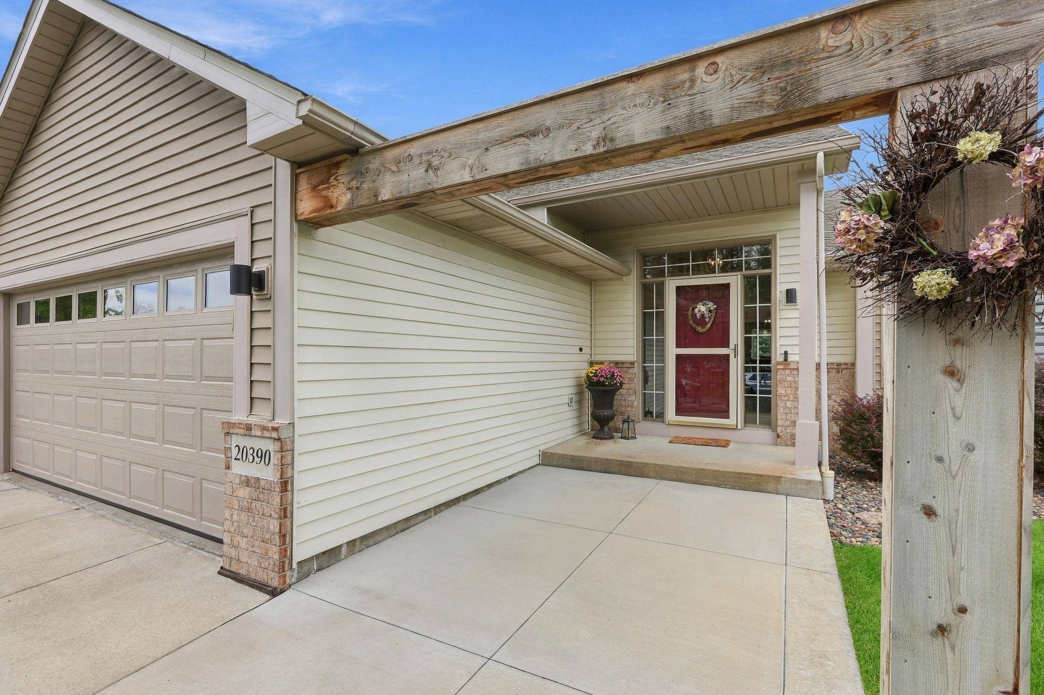 20390 Pintail CT, Rogers, MN 55374