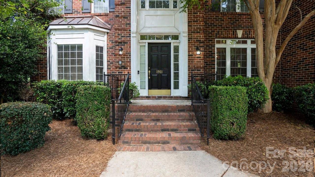 1911 Solway LN, Charlotte, NC 28269