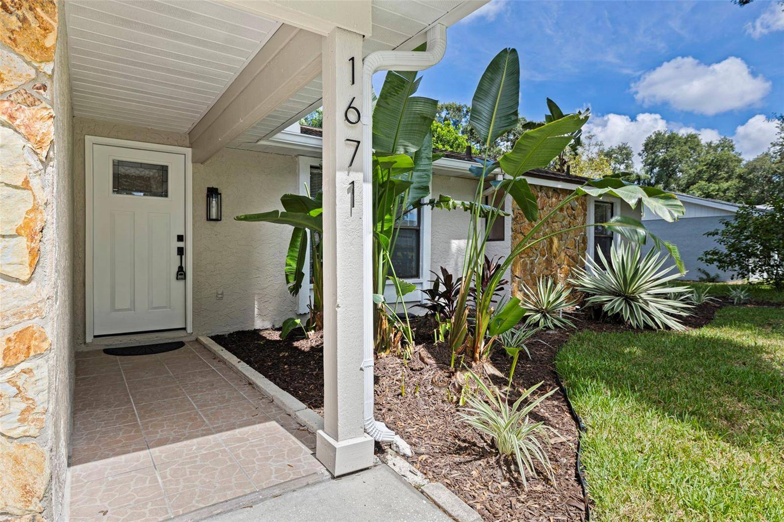 1671 CASTLEWOOD LN, Palm Harbor, FL 34683