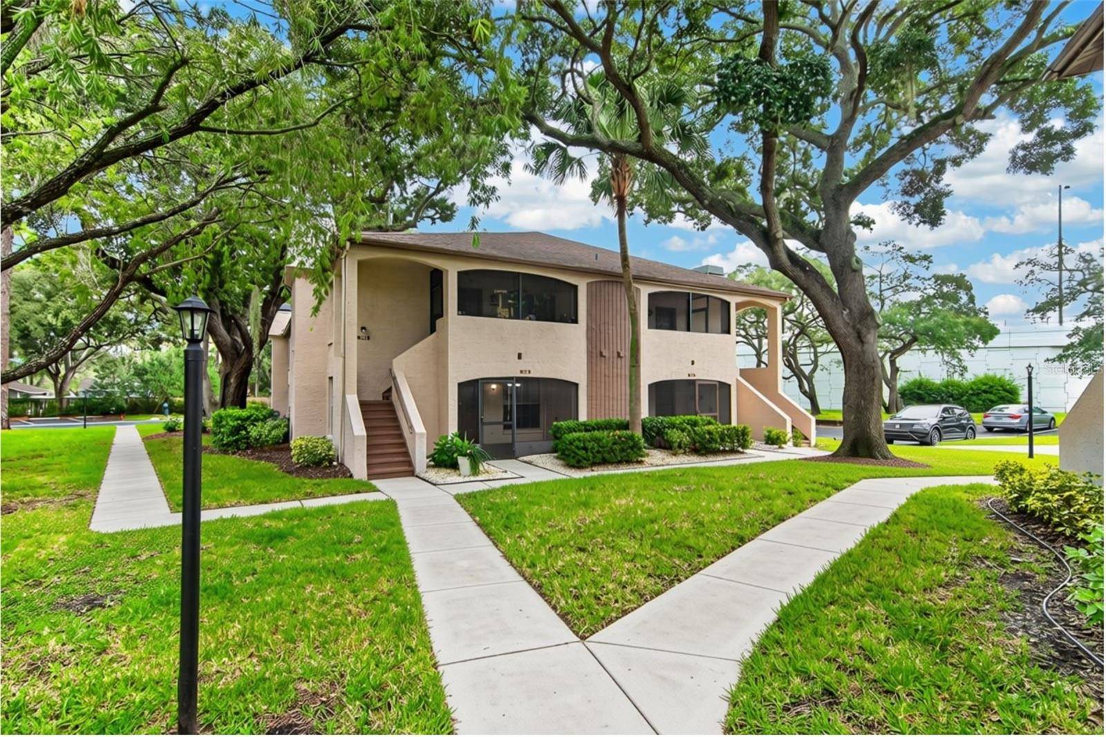 2998 BONAVENTURE CIR #104, Palm Harbor, FL 34684