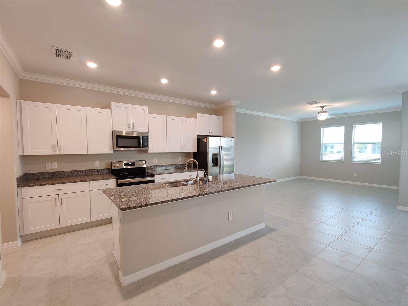 31576 BLUE PASSING LOOP, Wesley Chapel, FL 33545