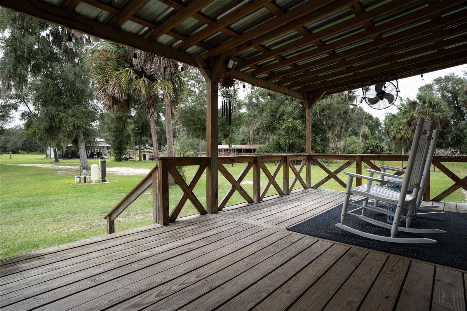 40090 COUNTY RD 439, Umatilla, FL 32784