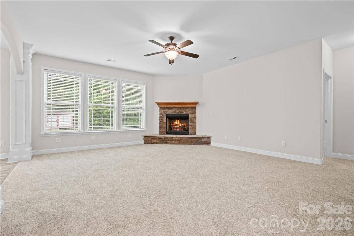 9 Saffron WAY, Taylors, SC 29687