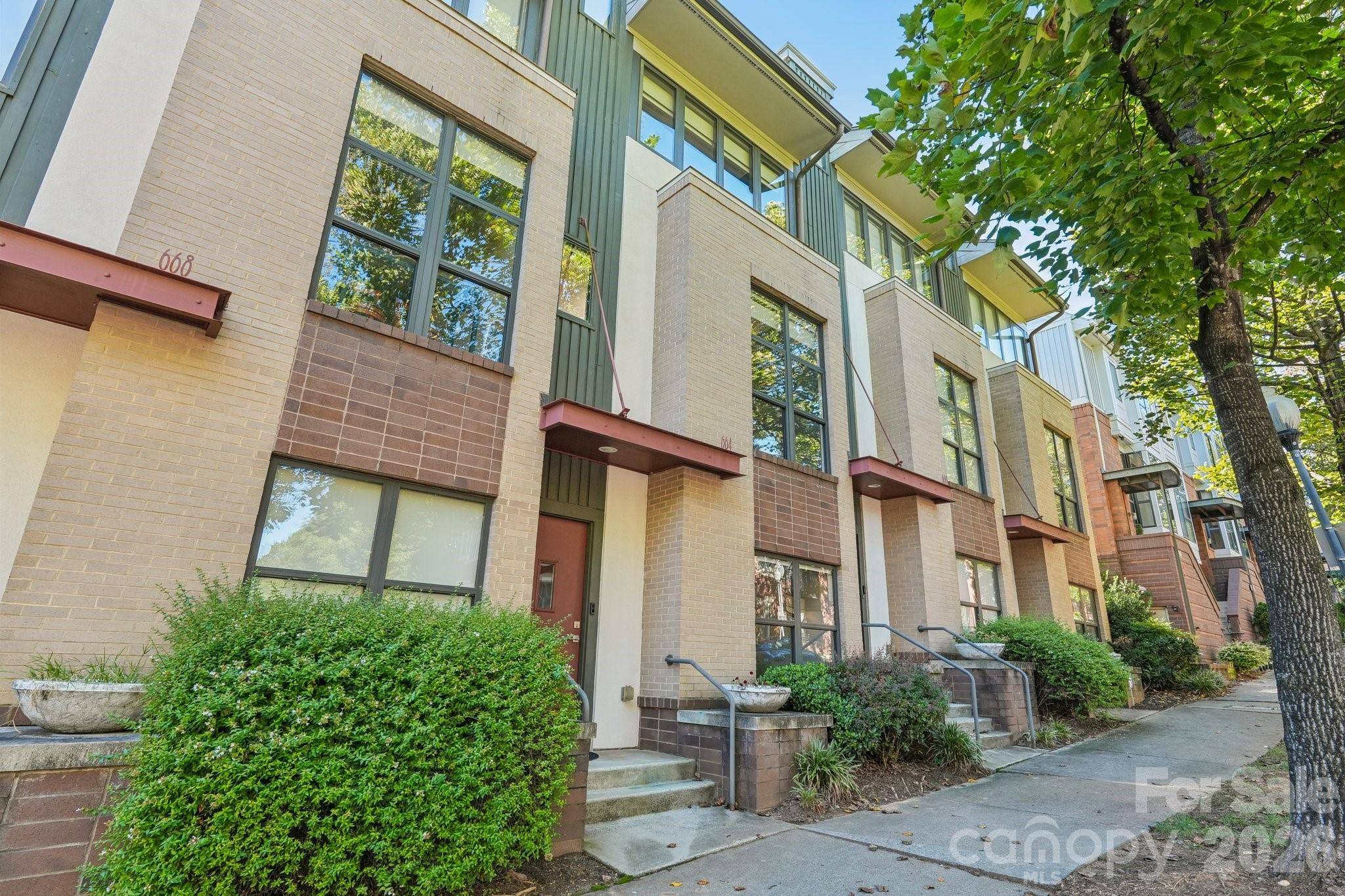 664 Garden District DR, Charlotte, NC 28202