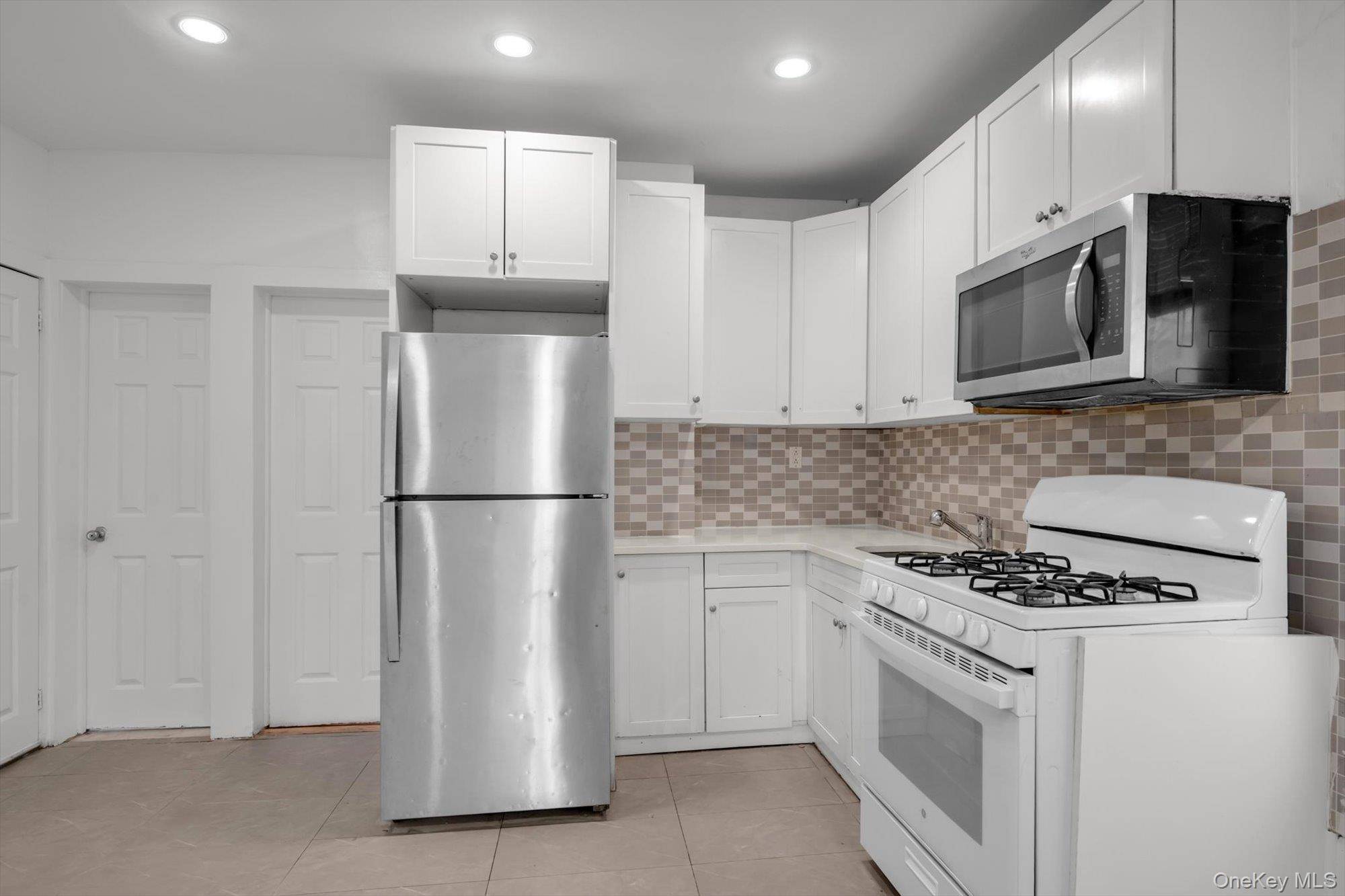 32-46 105 St, Corona, NY 11369