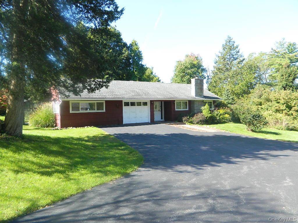 107 Orchard LN, Hopewell Junction, NY 12533