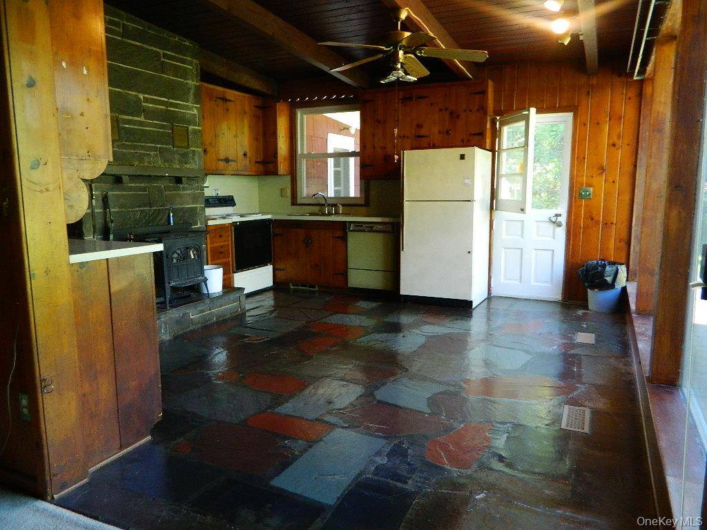 107 Orchard LN, Hopewell Junction, NY 12533