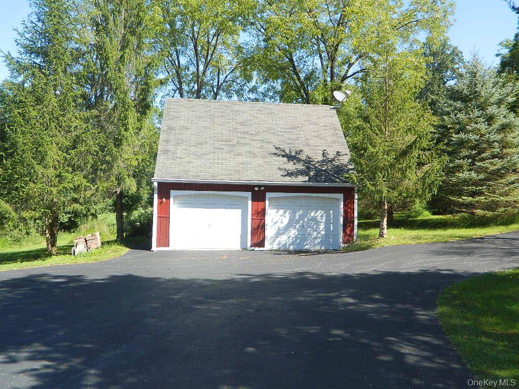 107 Orchard LN, Hopewell Junction, NY 12533