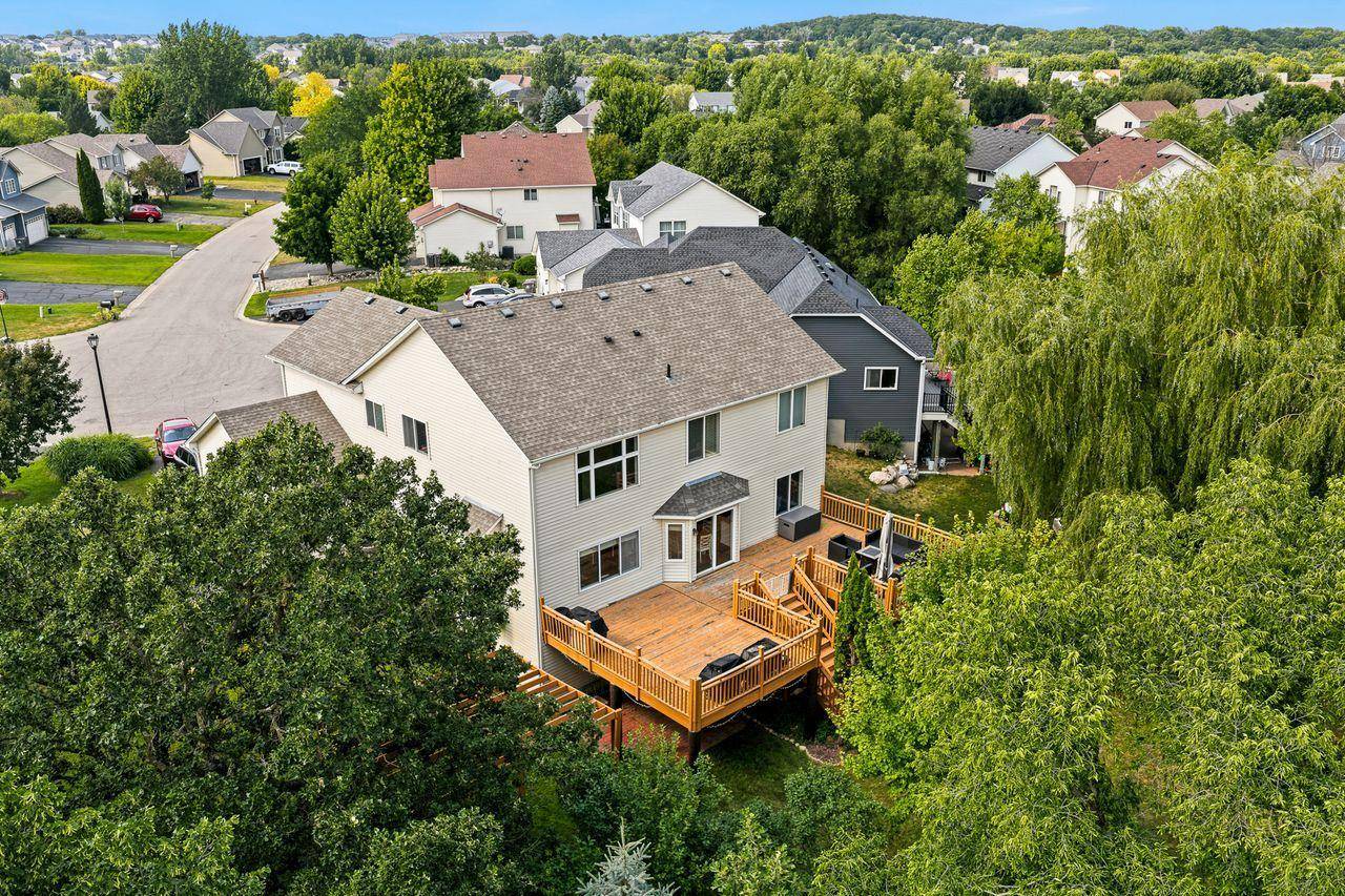 237 Adam CIR, Carver, MN 55315