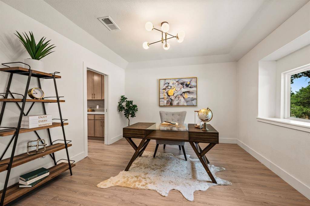 800 Tanglewood Lane, Arlington, TX 76012