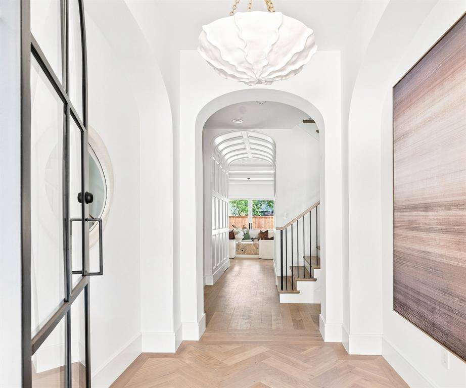 6454 Kenwood Avenue, Dallas, TX 75214
