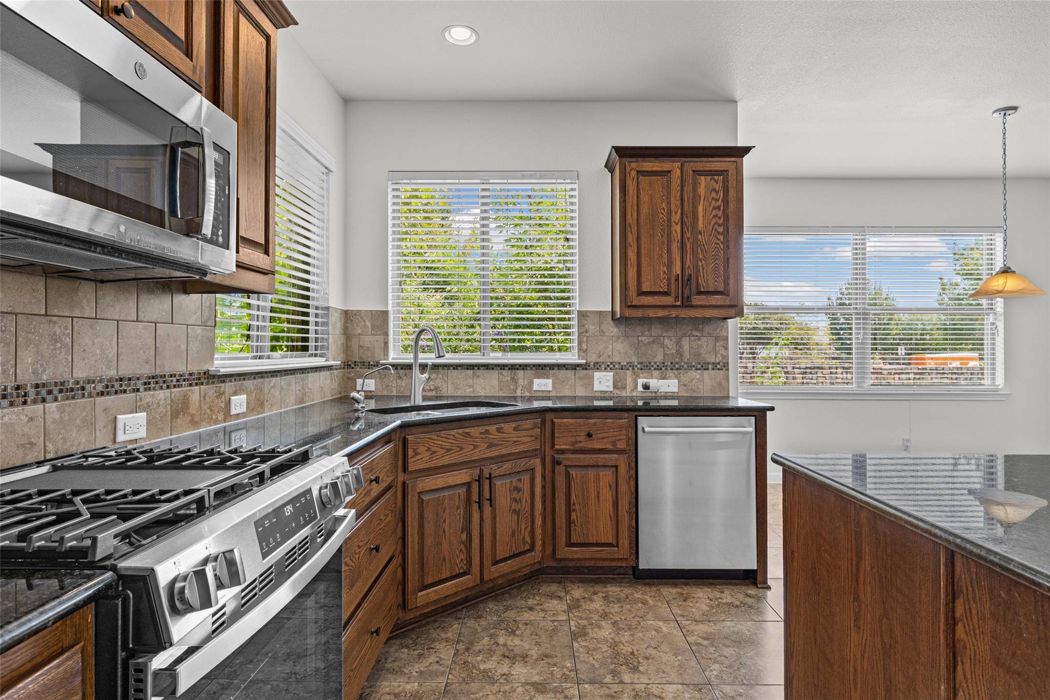 606 Irvin DR, San Marcos, TX 78666