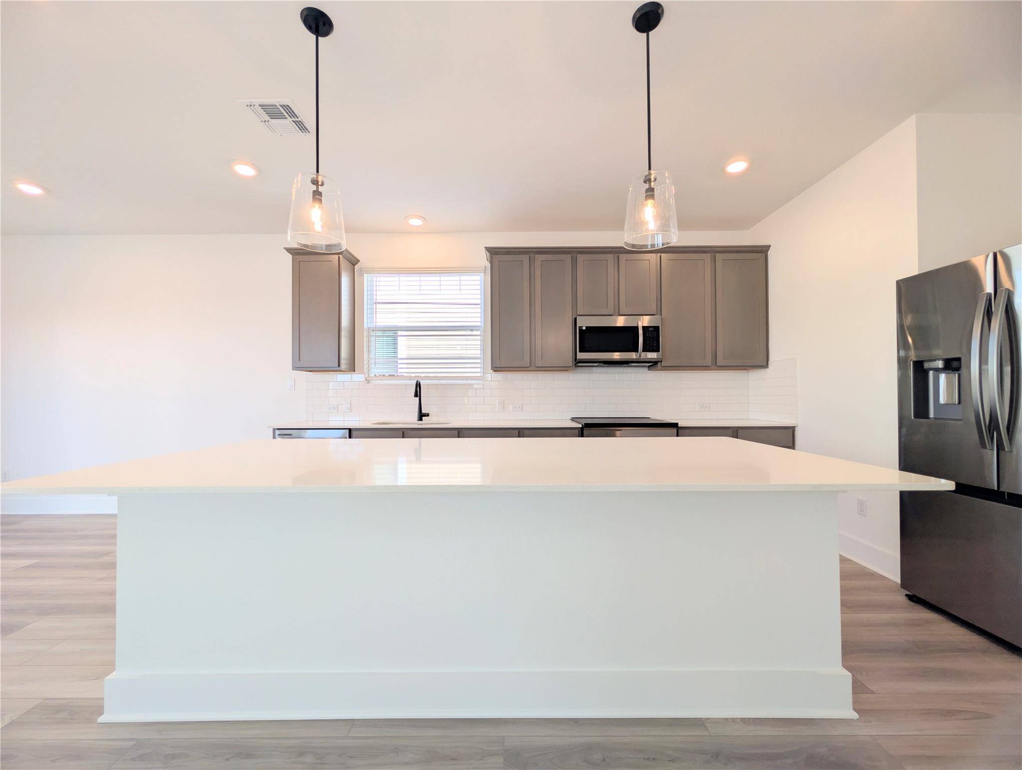 206 Kislingbury LN, Kyle, TX 78640