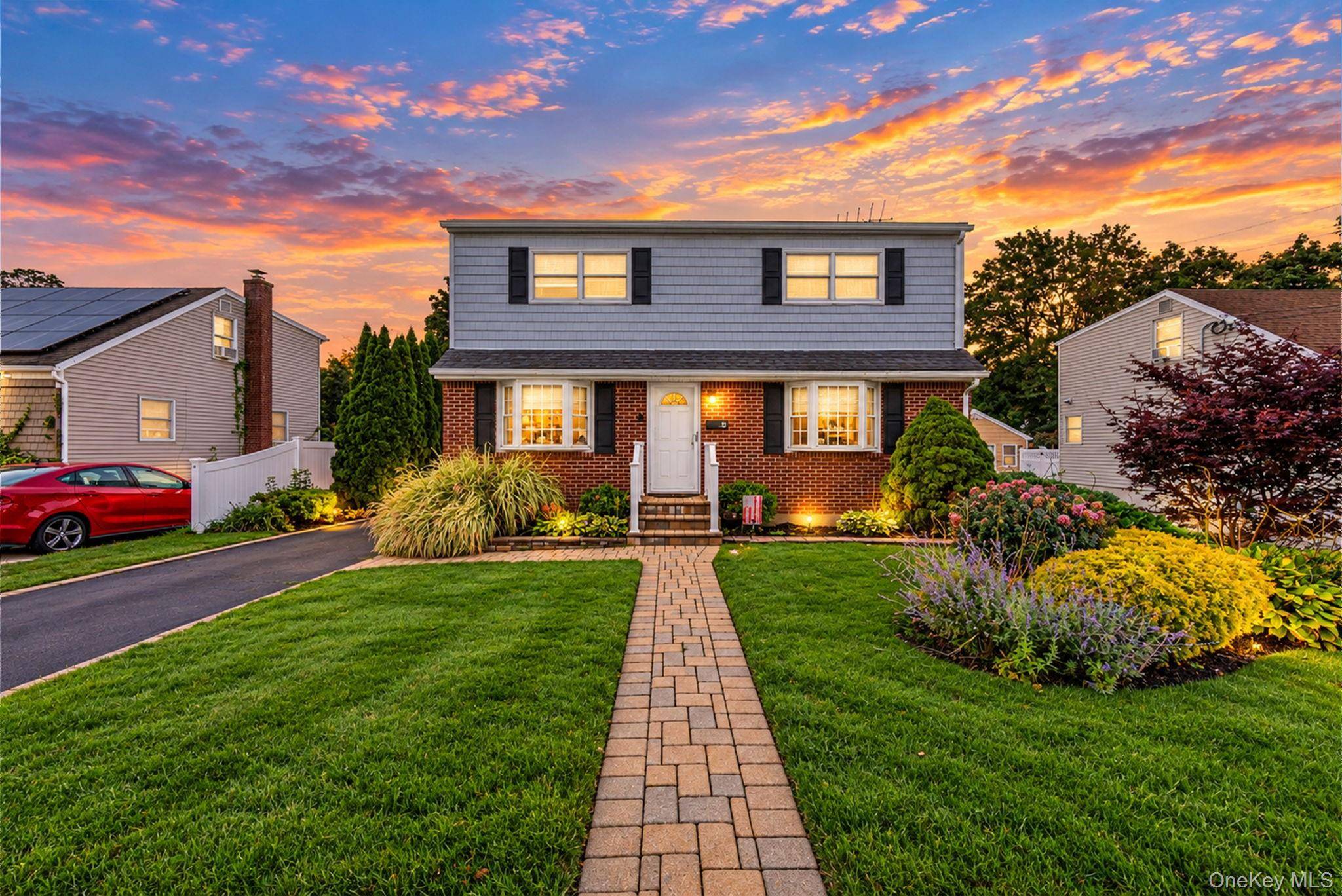 9 Cortelyou ST, Huntington Station, NY 11746