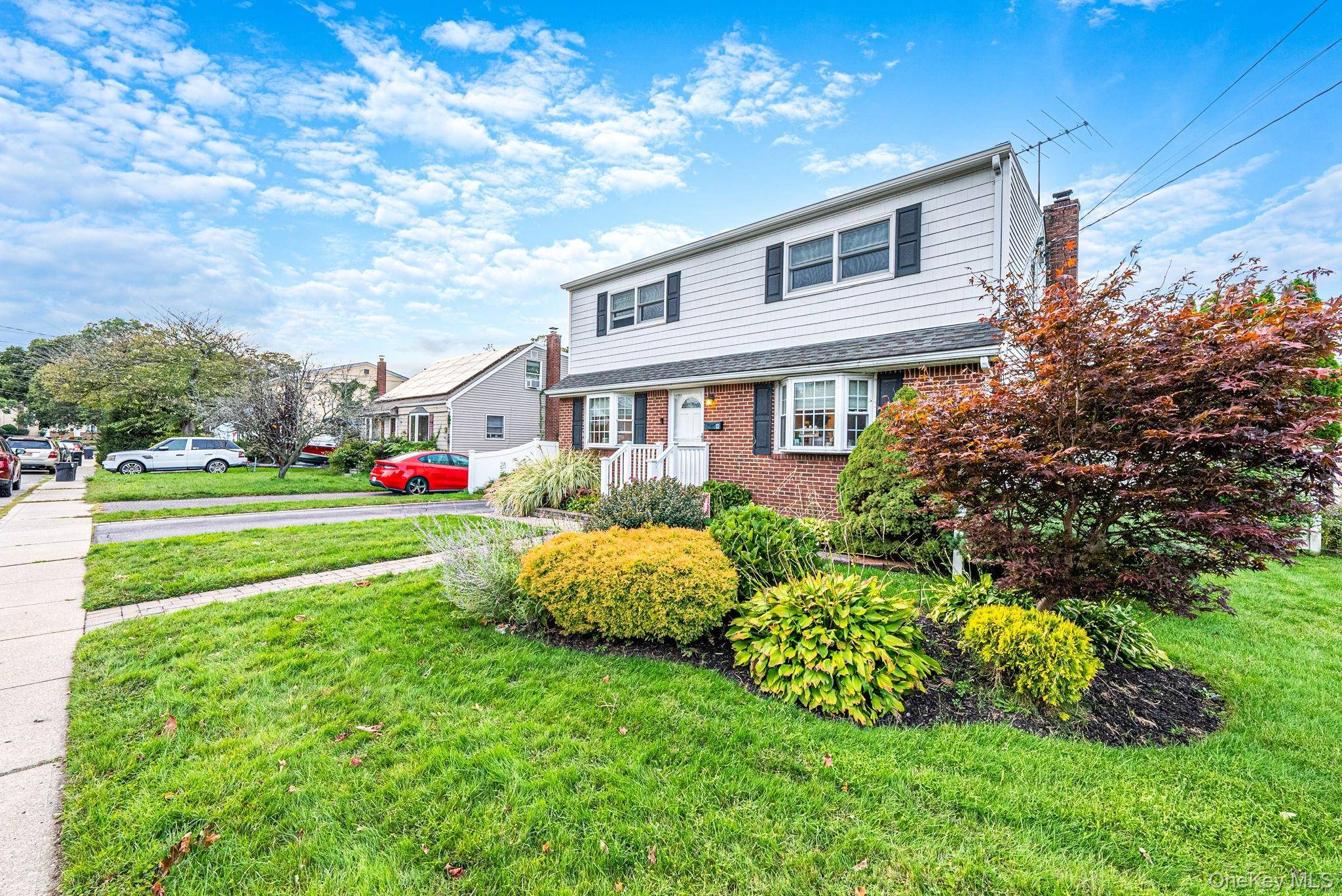 9 Cortelyou ST, Huntington Station, NY 11746