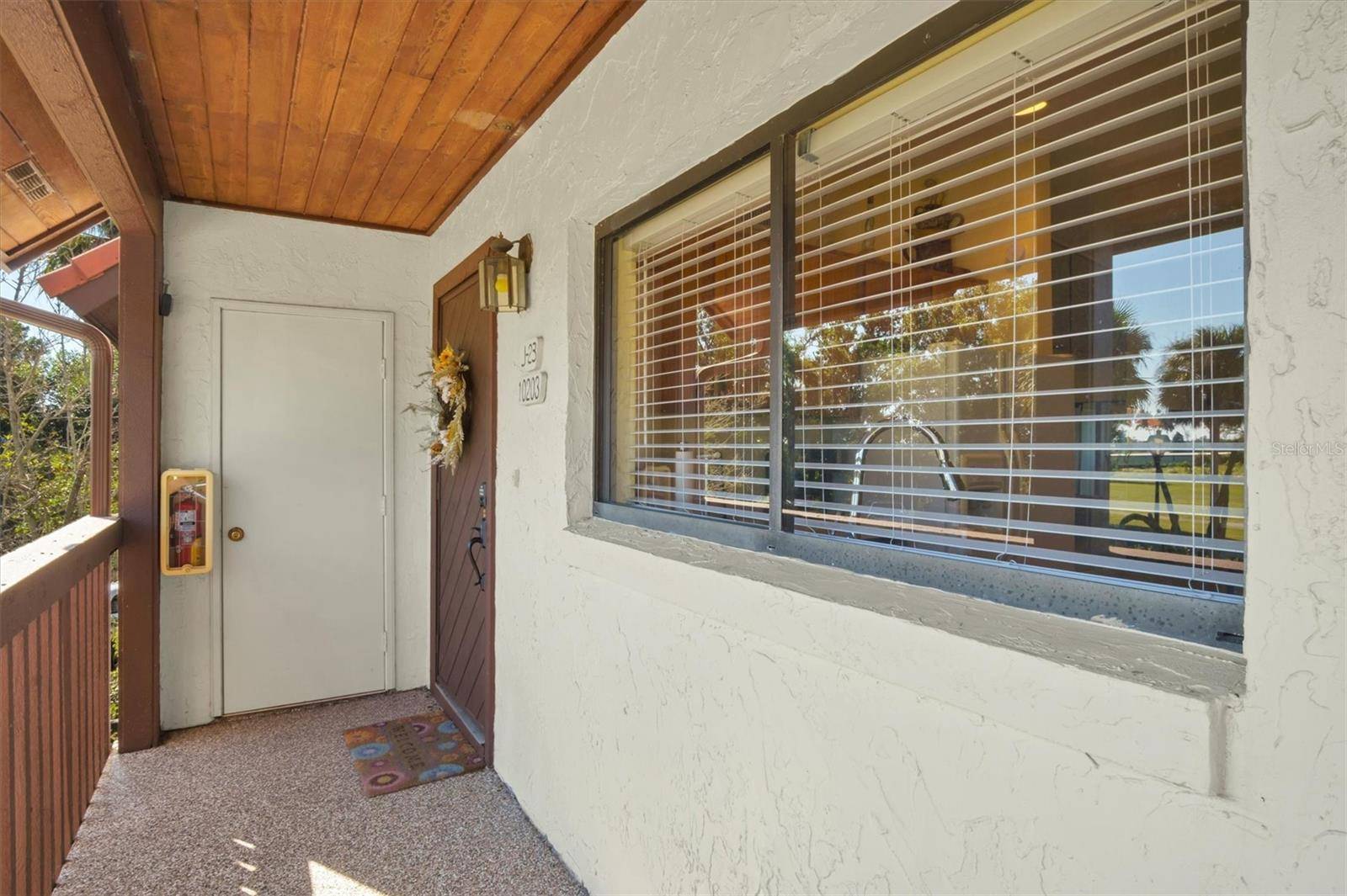 10203 VILLAGE DR #J23, Lake Wales, FL 33898