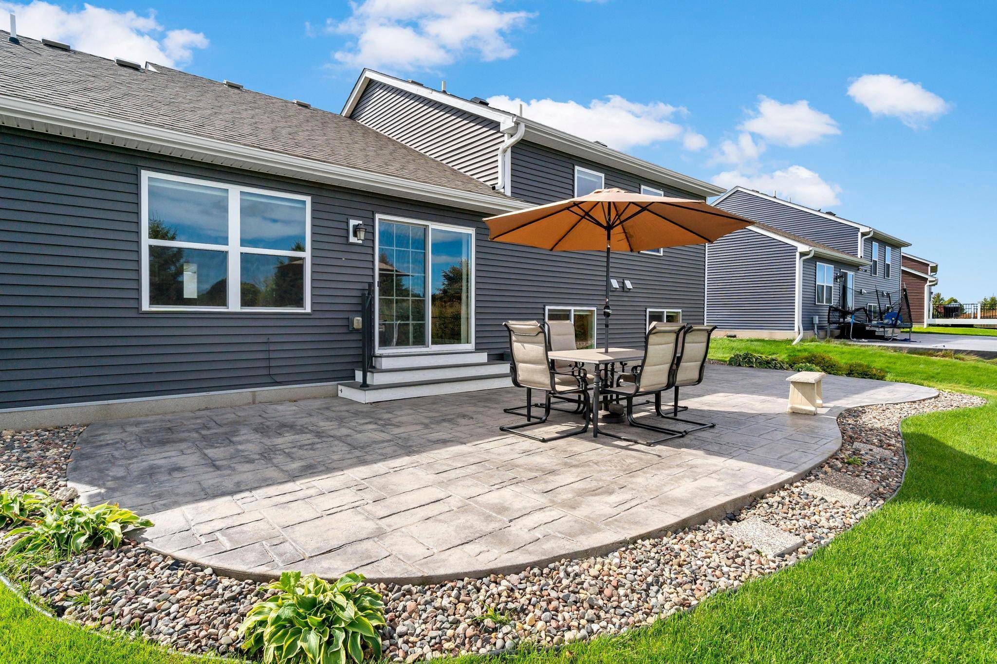 15135 Emory CIR, Apple Valley, MN 55124