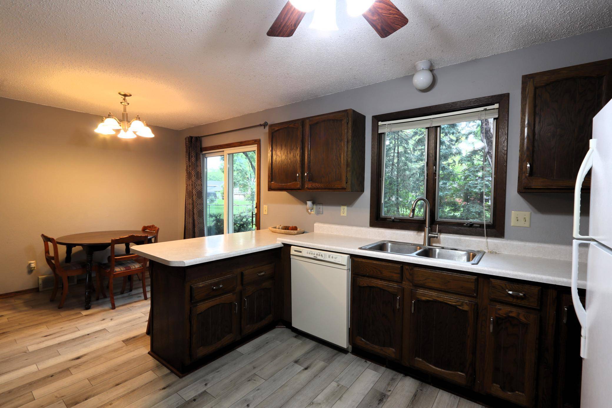 104 W Thomas AVE, Marshall, MN 56258