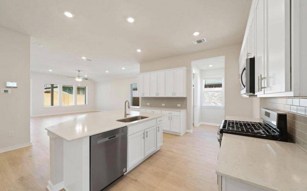 409 Deerpath ST, Leander, TX 78641