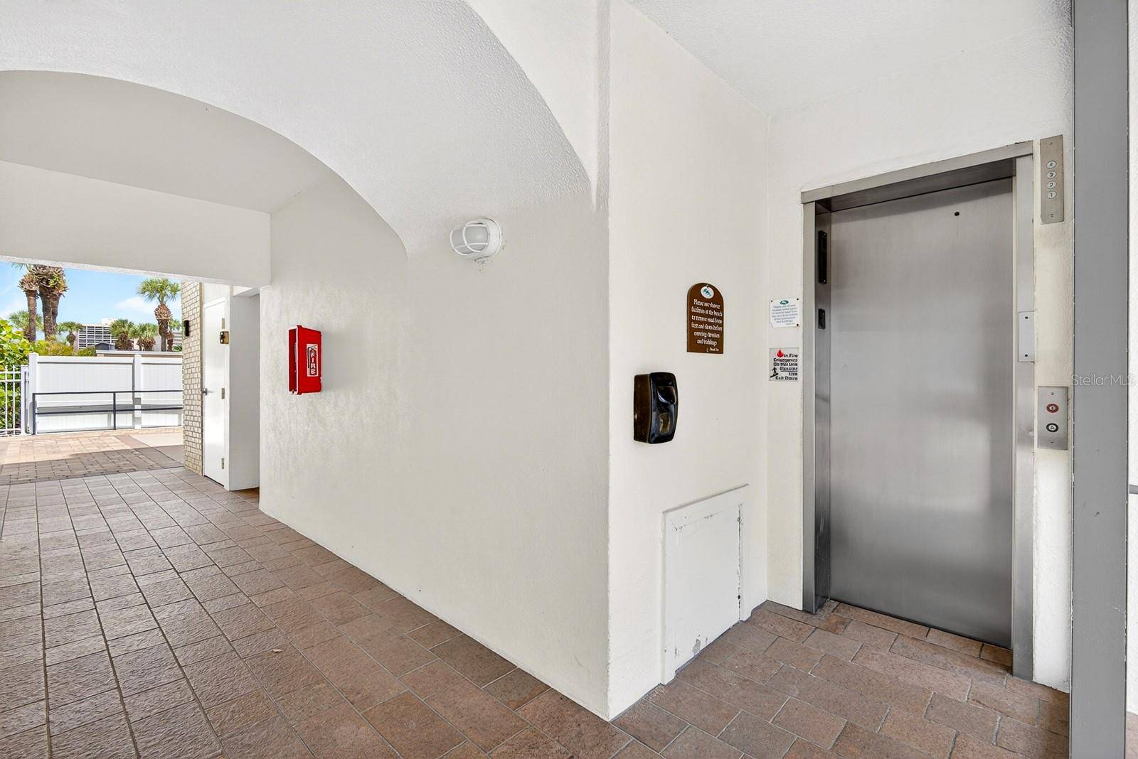 6144 MIDNIGHT PASS RD #4N, Sarasota, FL 34242