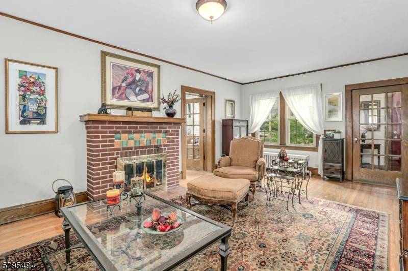 119 Lamberts Mill Rd, Westfield Town, NJ 07090