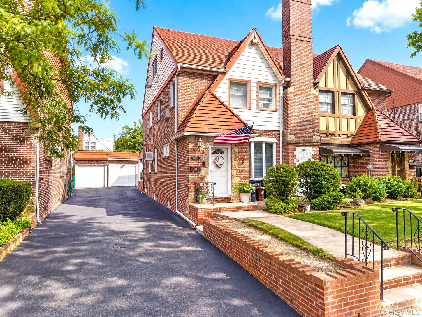 189-33 46th AVE, Flushing, NY 11358