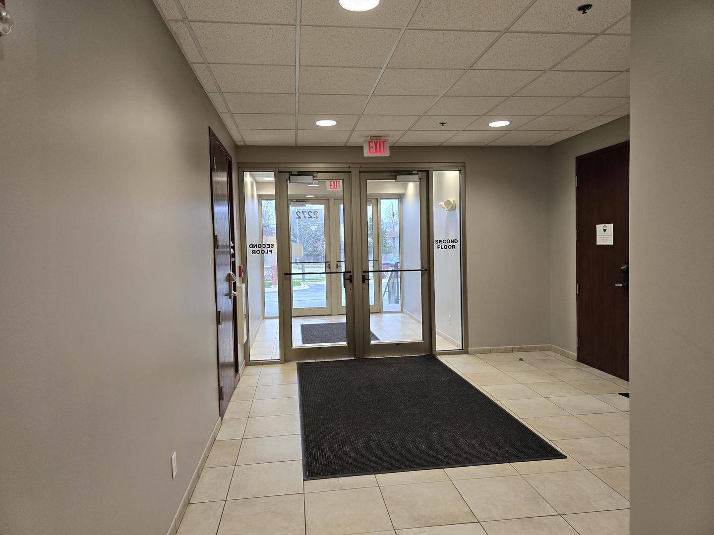 2272 95th ST #310, Naperville, IL 60564