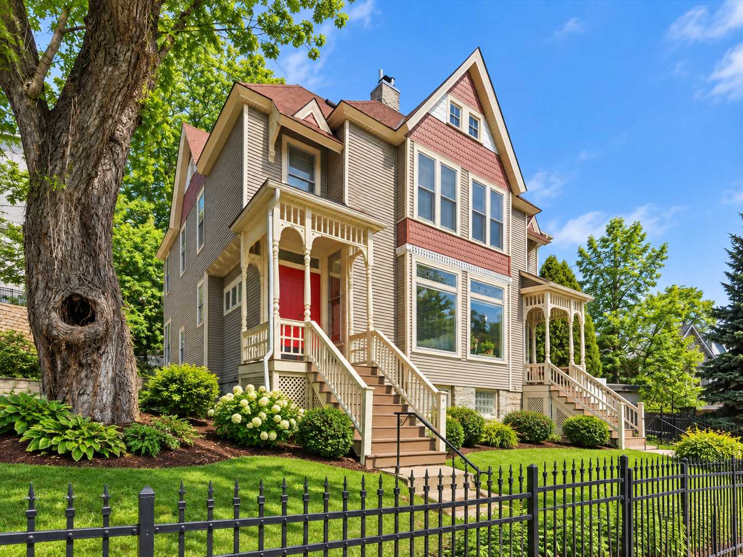 345 Grand AVE, Saint Paul, MN 55102