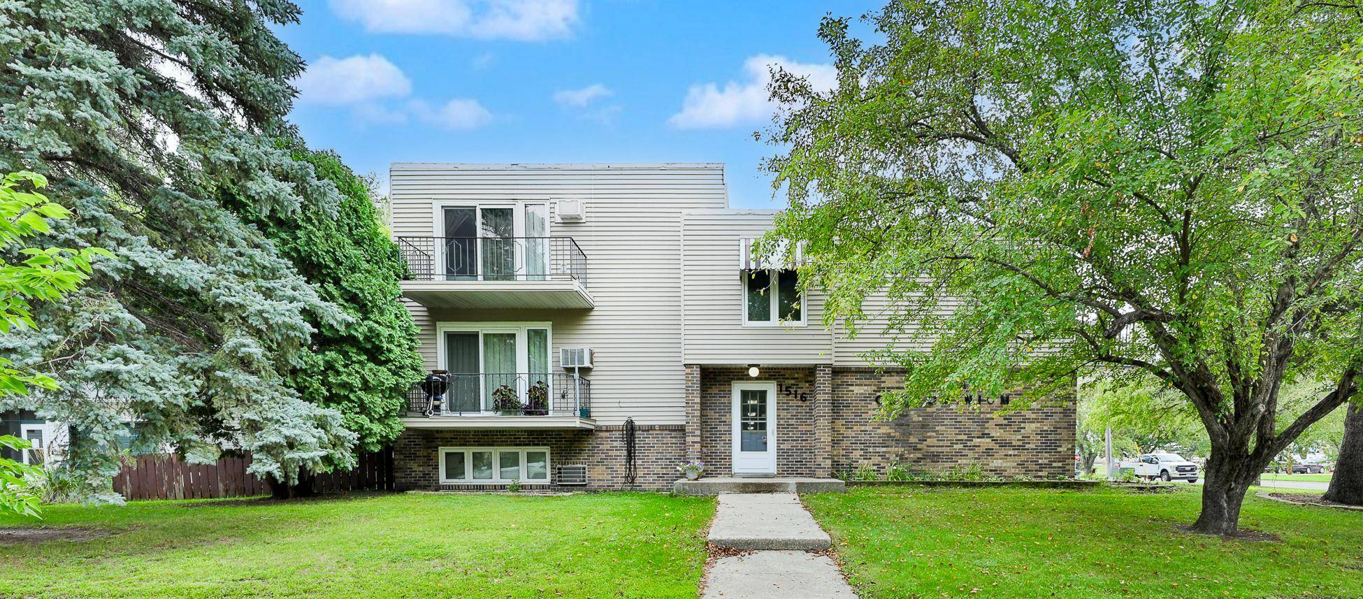 1516 19 1/2 ST S #6, Moorhead, MN 56560