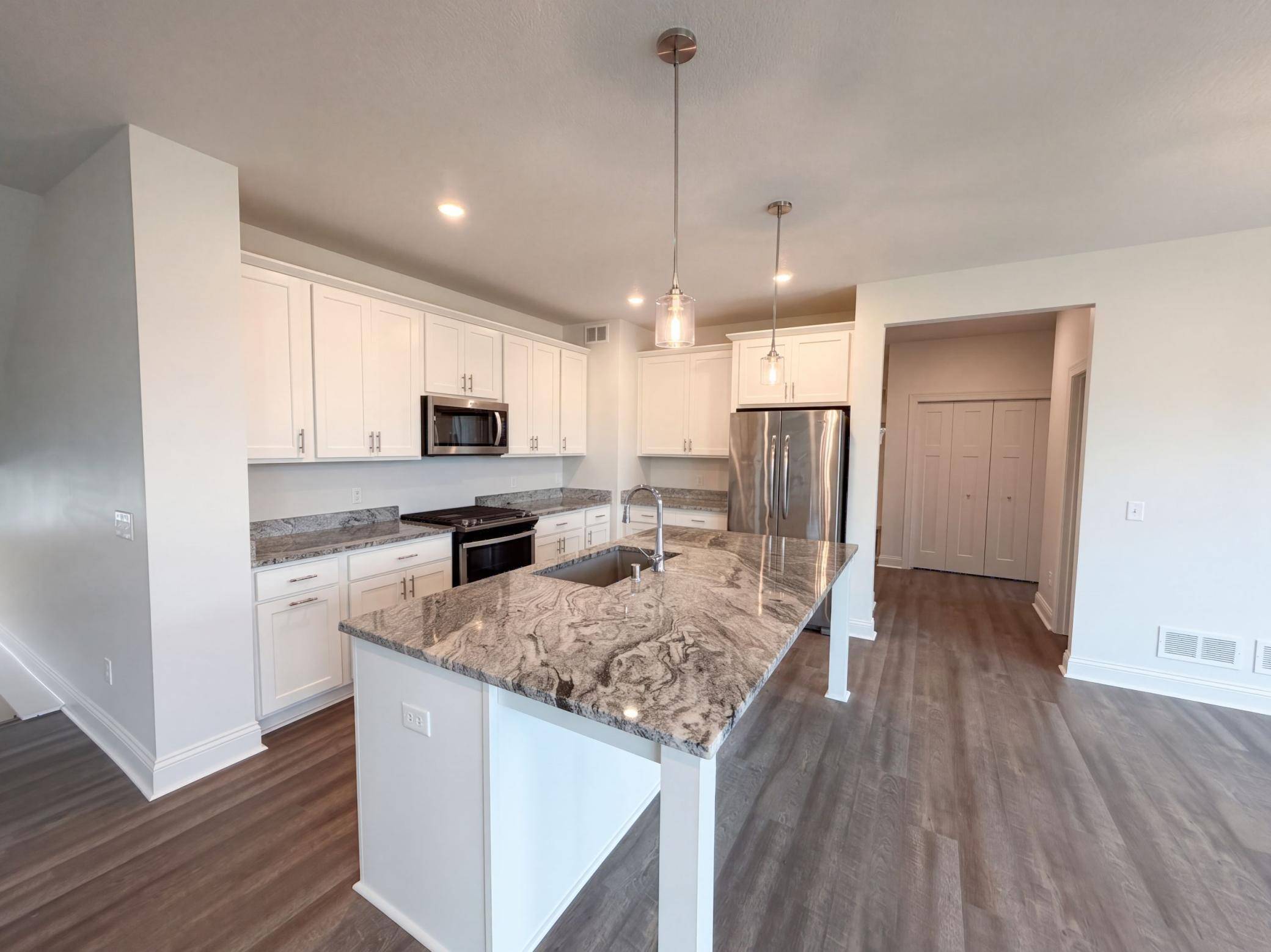 4607 128th CIR NE, Blaine, MN 55449