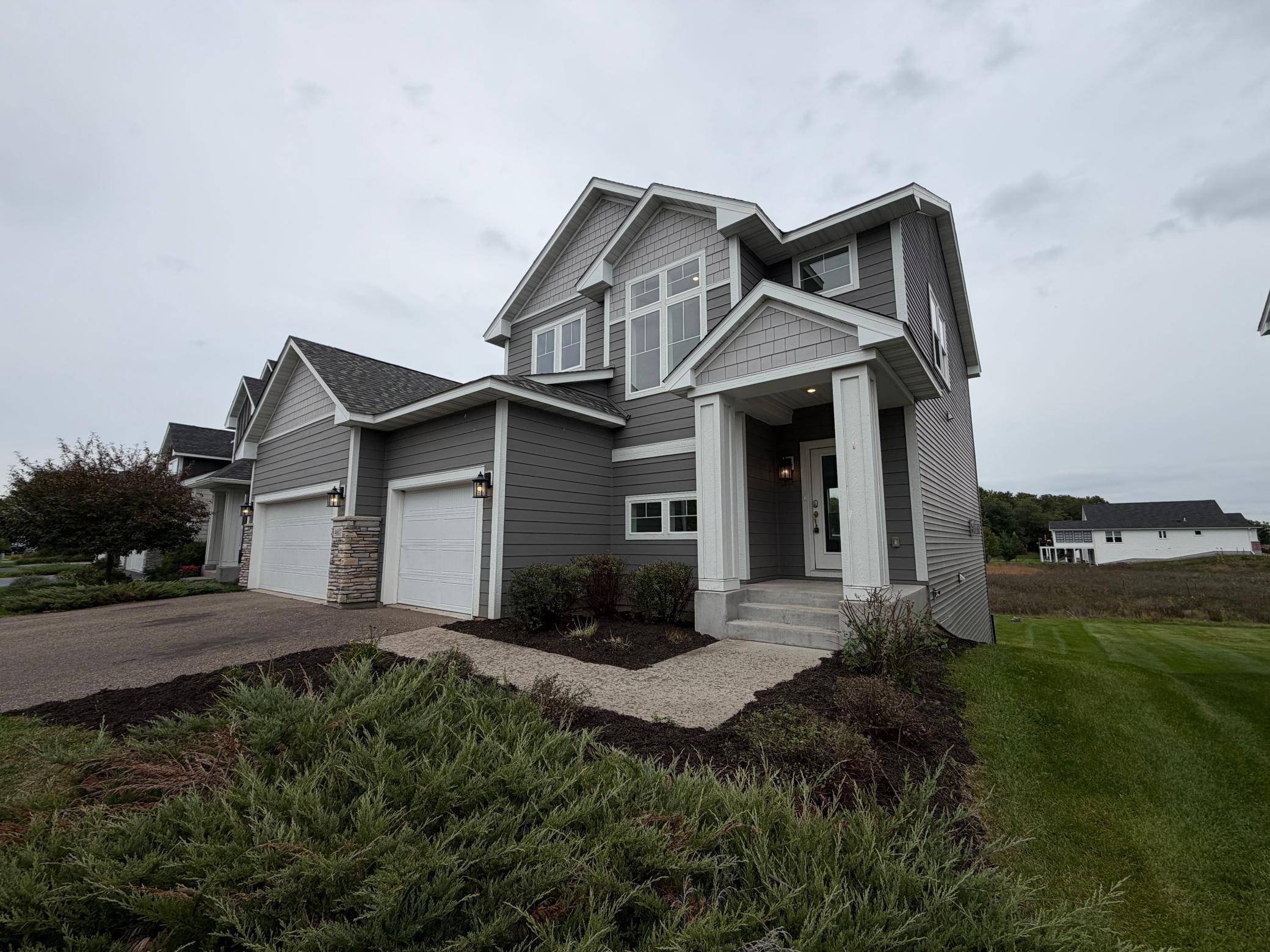 4607 128th CIR NE, Blaine, MN 55449