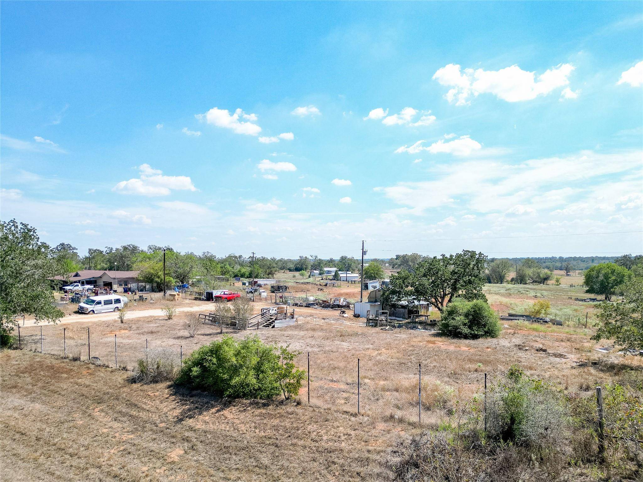 21894 E Interstate 10 RD, Luling, TX 78648