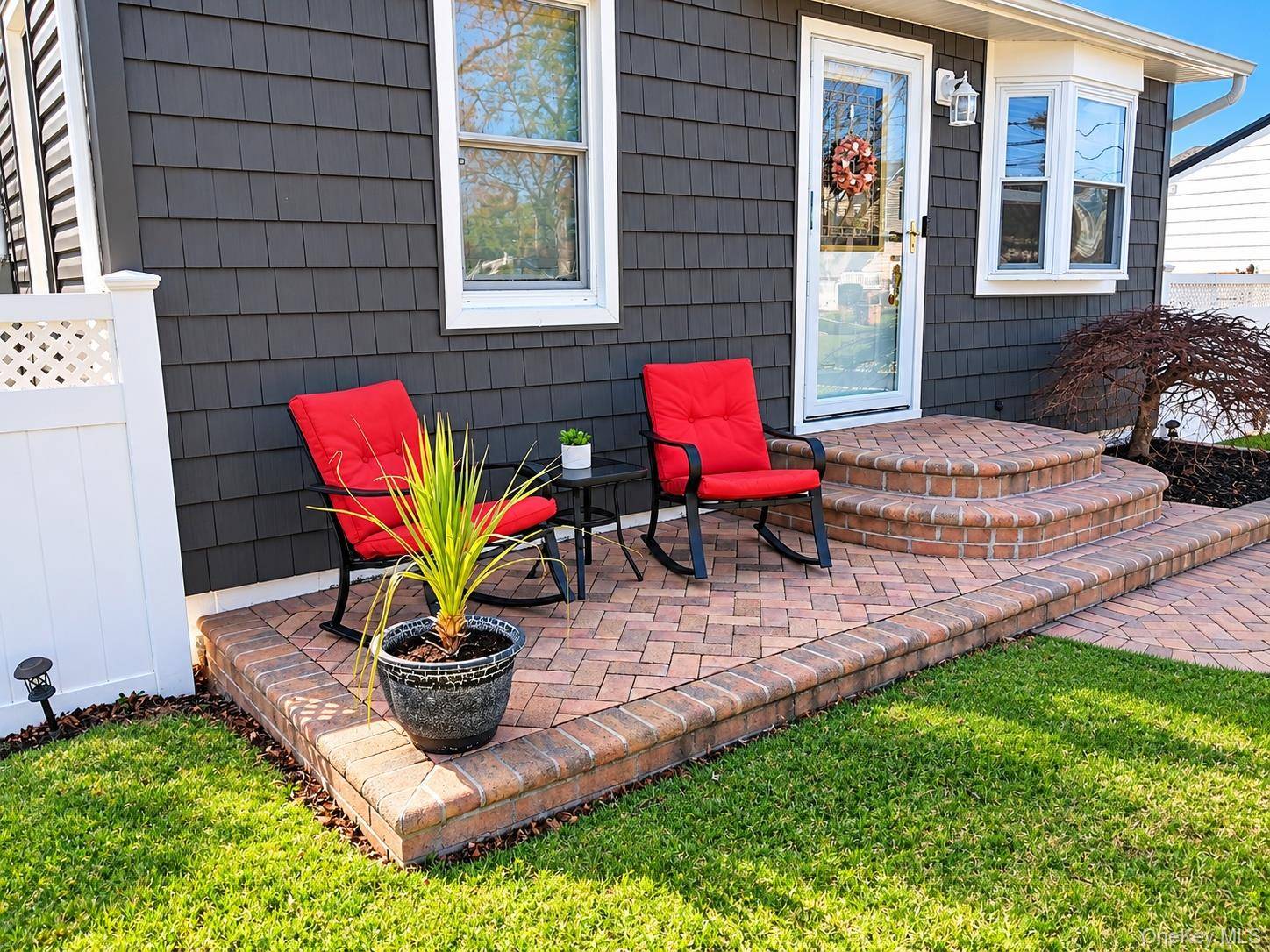 1467 4th ST, West Babylon, NY 11704