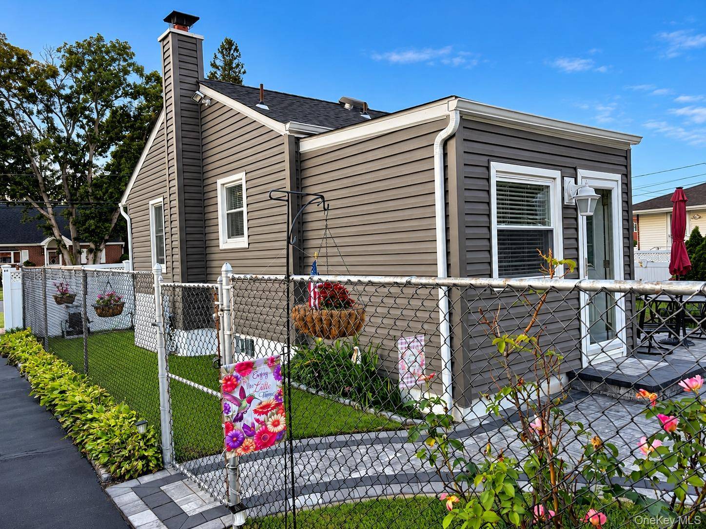 1467 4th ST, West Babylon, NY 11704