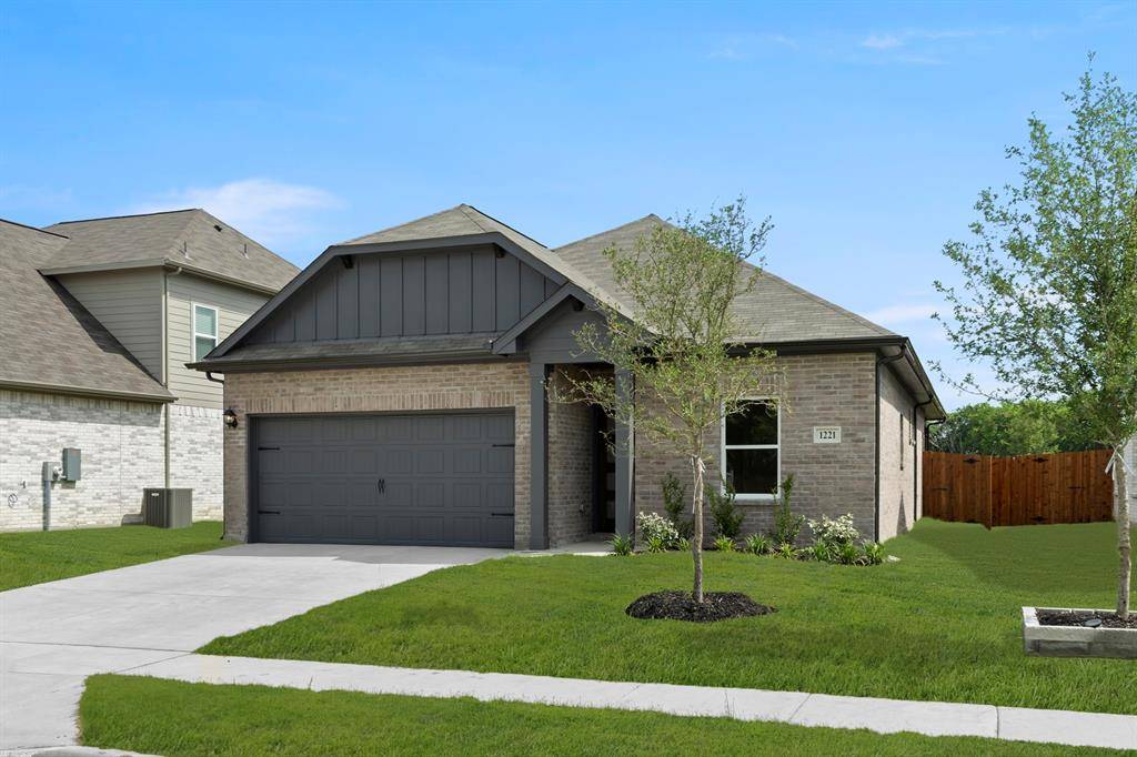 1221 Anderson Drive, Trenton, TX 75490