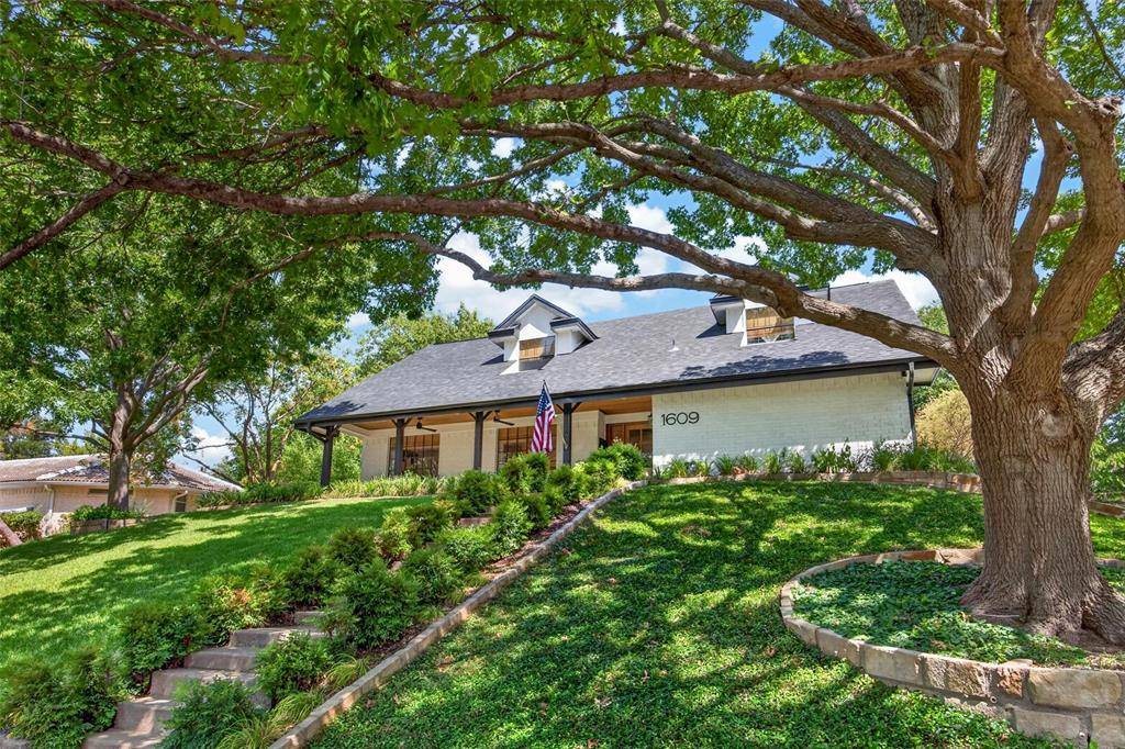 1609 Ems Road W, Fort Worth, TX 76116