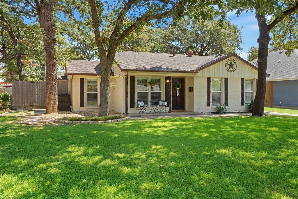 712 Thersa Drive, River Oaks, TX 76114