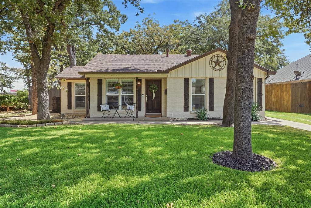 712 Thersa Drive, River Oaks, TX 76114
