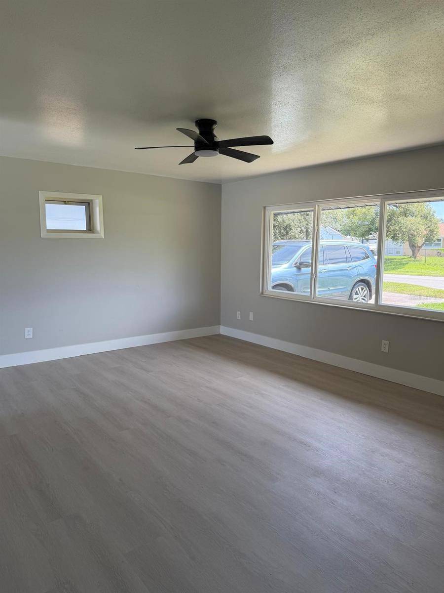 11106 HAPPY ACRES LN, Riverview, FL 33578