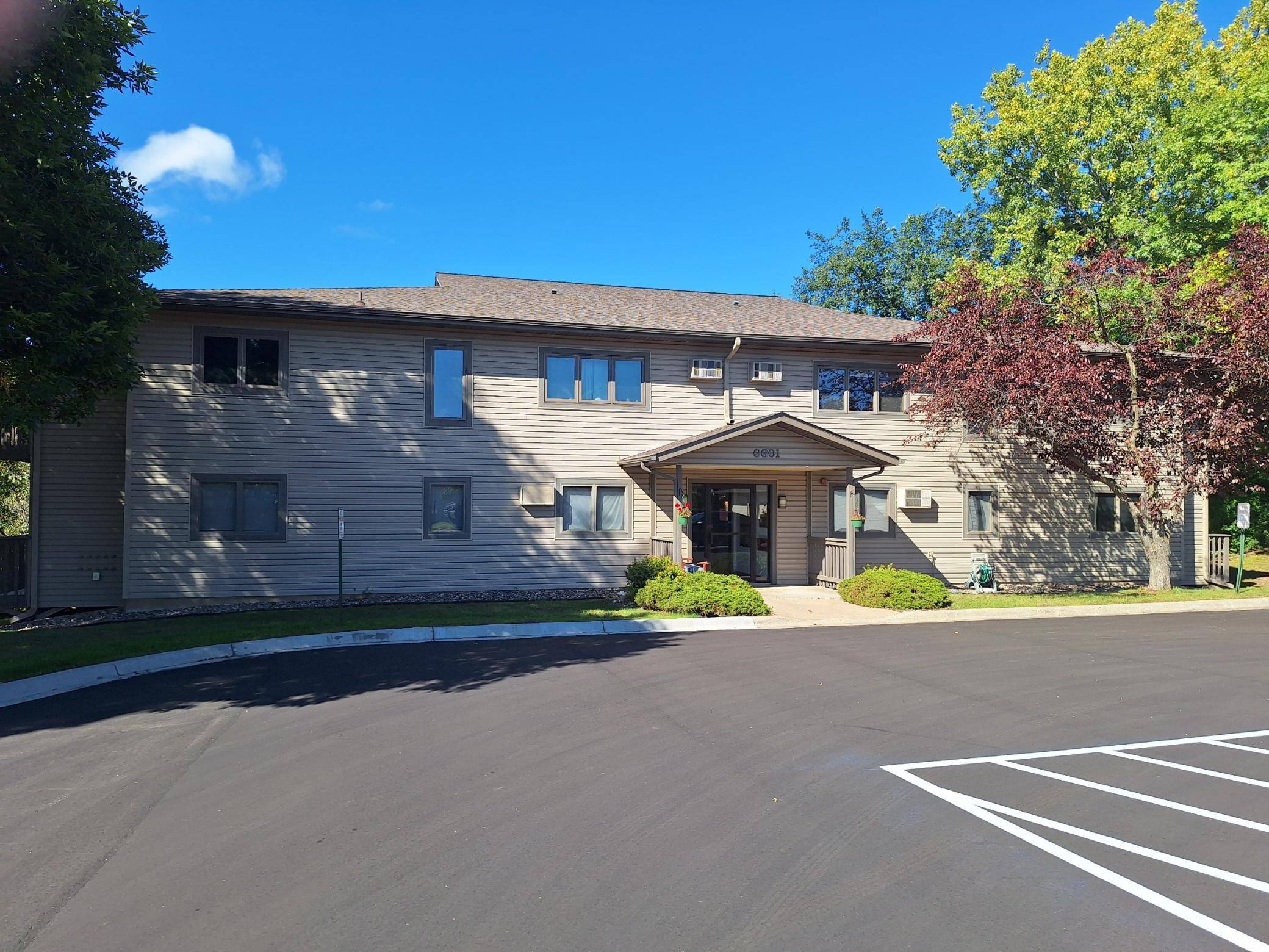 6601 Buckley CIR #105, Inver Grove Heights, MN 55076