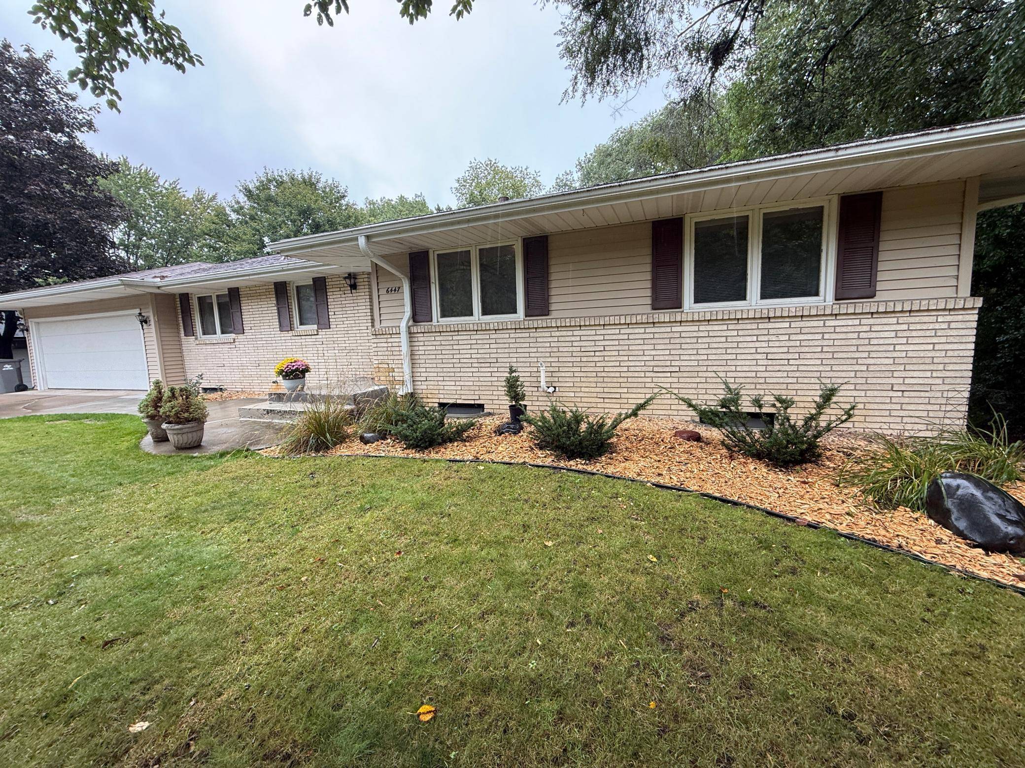 6447 Westchester CIR, Golden Valley, MN 55427