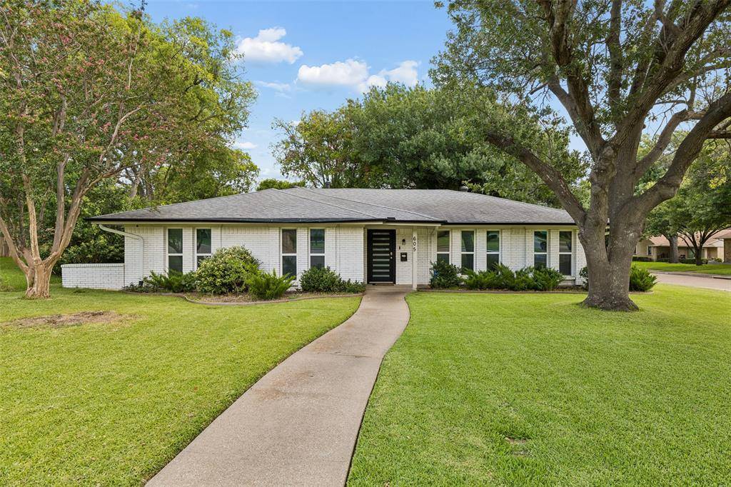 605 Meadow Heath Circle, Dallas, TX 75232