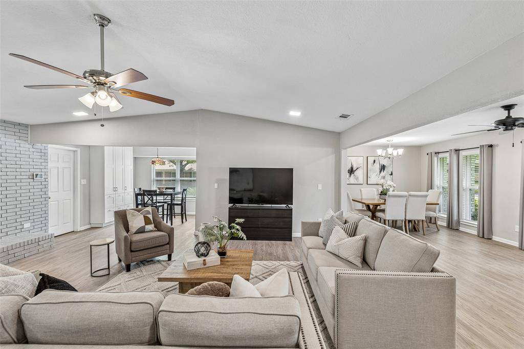 605 Meadow Heath Circle, Dallas, TX 75232