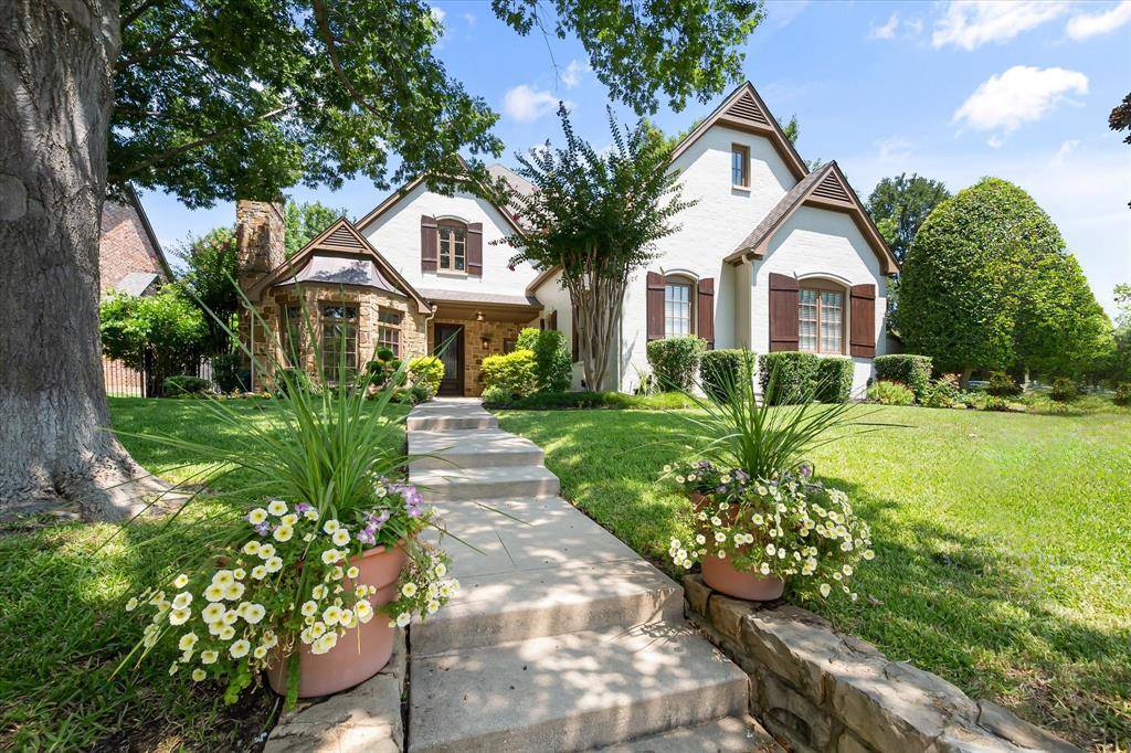 2111 Castle View Road, Mansfield, TX 76063