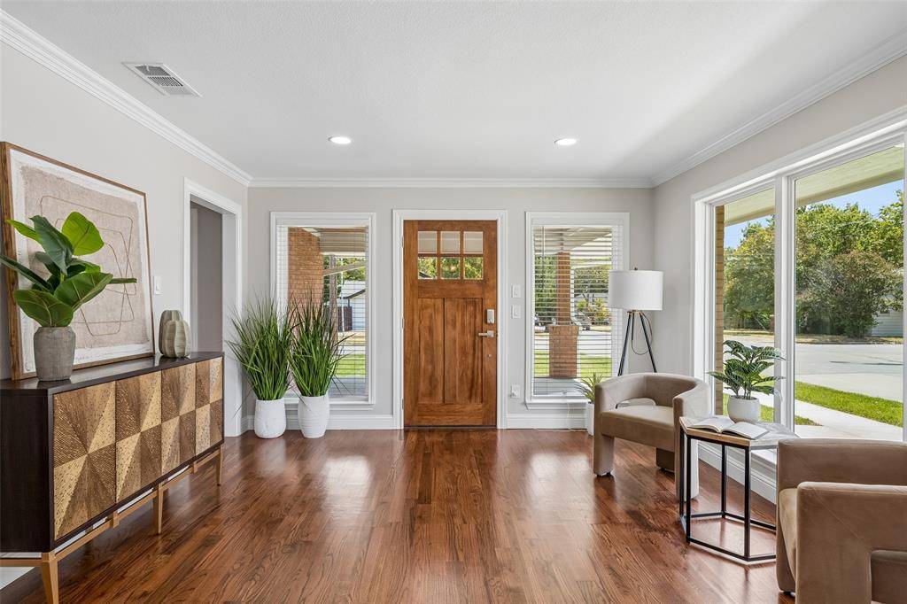 1231 S Montclair Avenue, Dallas, TX 75208