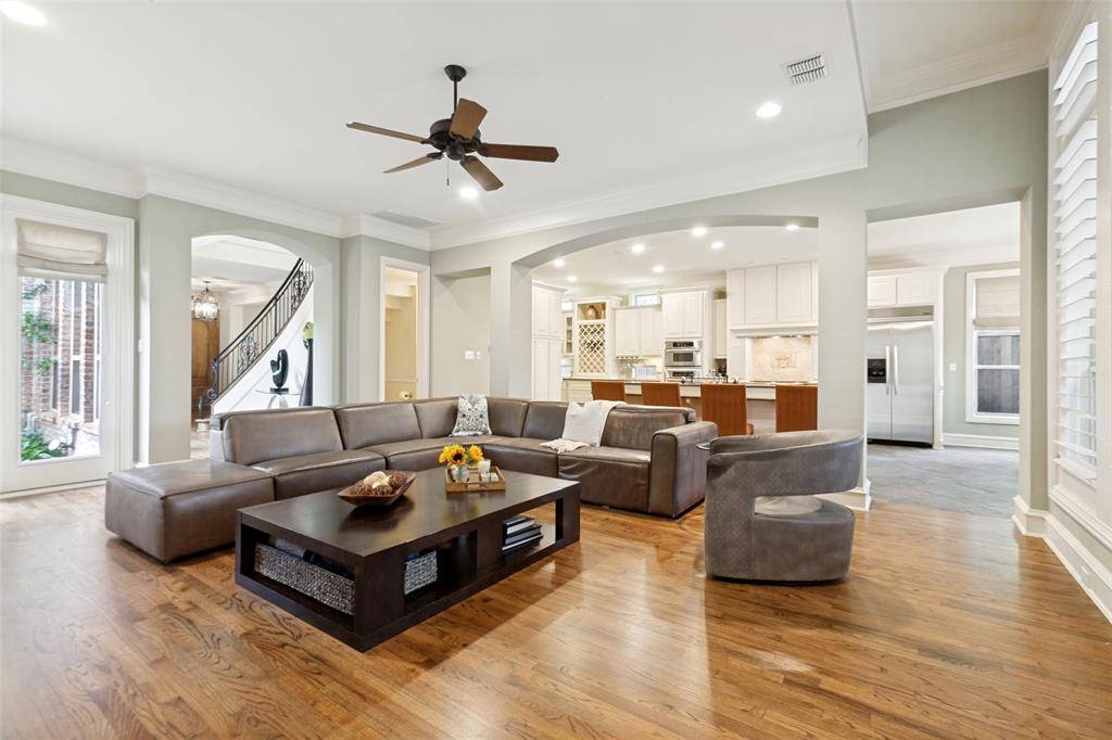 6038 Azalea Lane, Dallas, TX 75230
