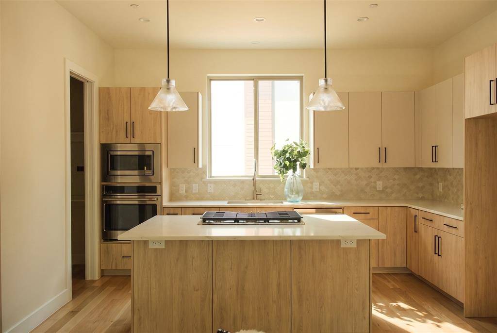 13900 Noel #202, Dallas, TX 75240