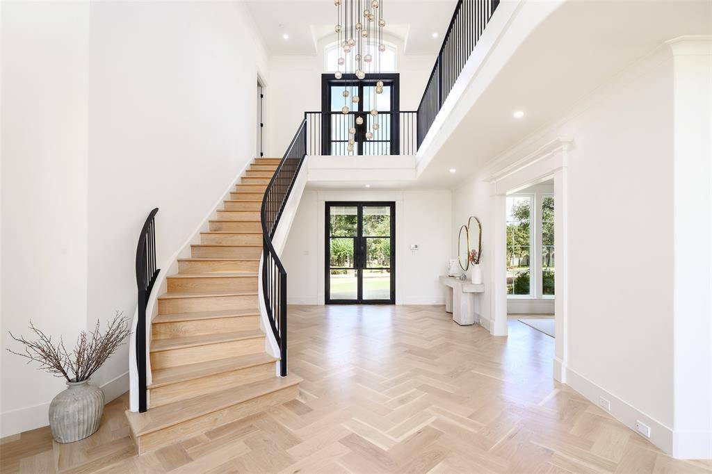 6001 Pine Valley Drive, Flower Mound, TX 75022