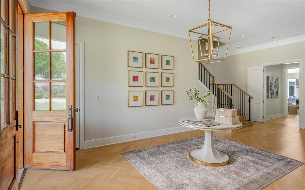 7110 Robin Road, Dallas, TX 75209